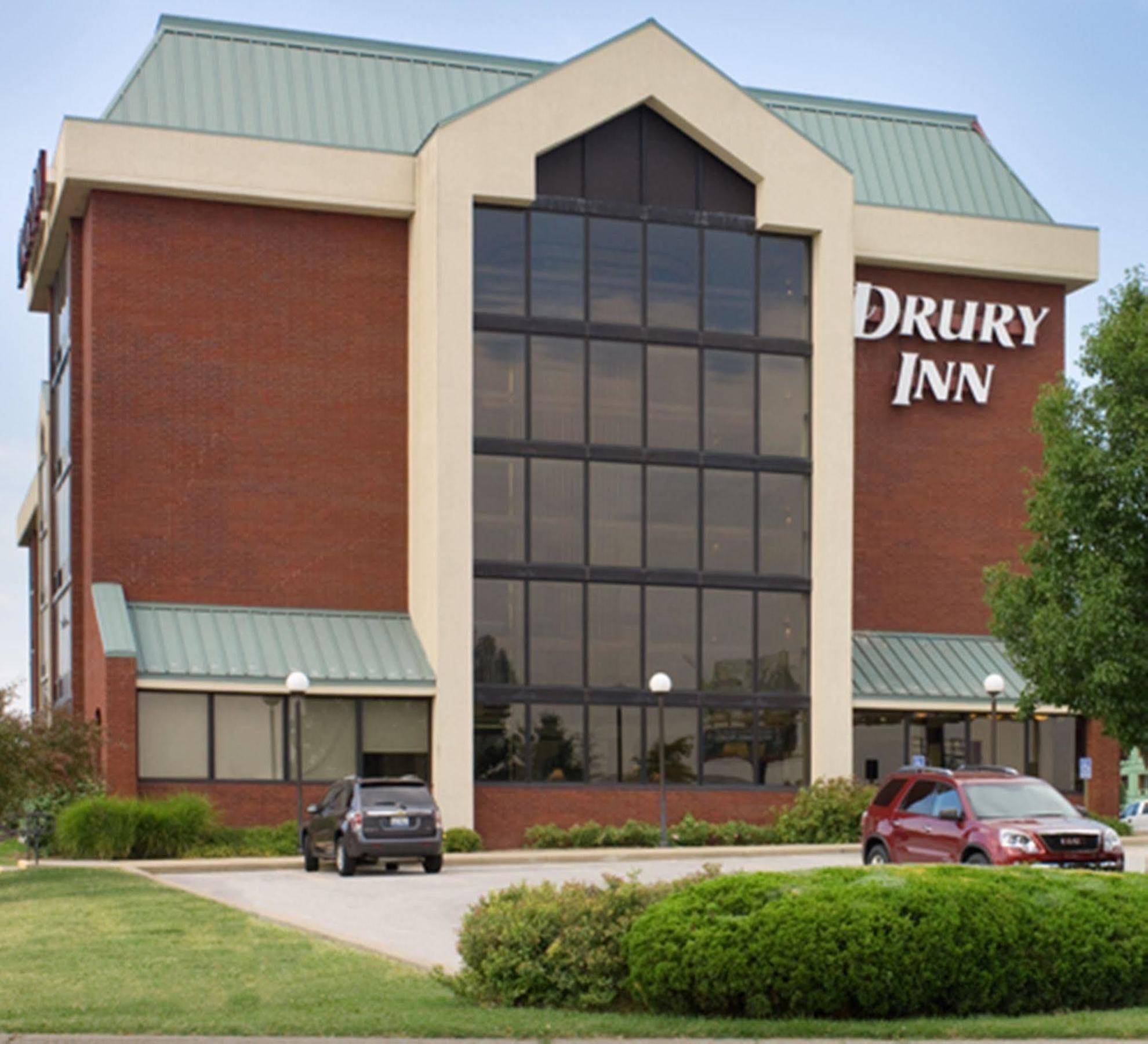 Drury & 3*